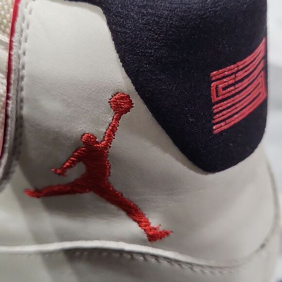 EUC Jordan men's 11 Retro Platinum Tint basketball size 14 - Picture 13 of 16